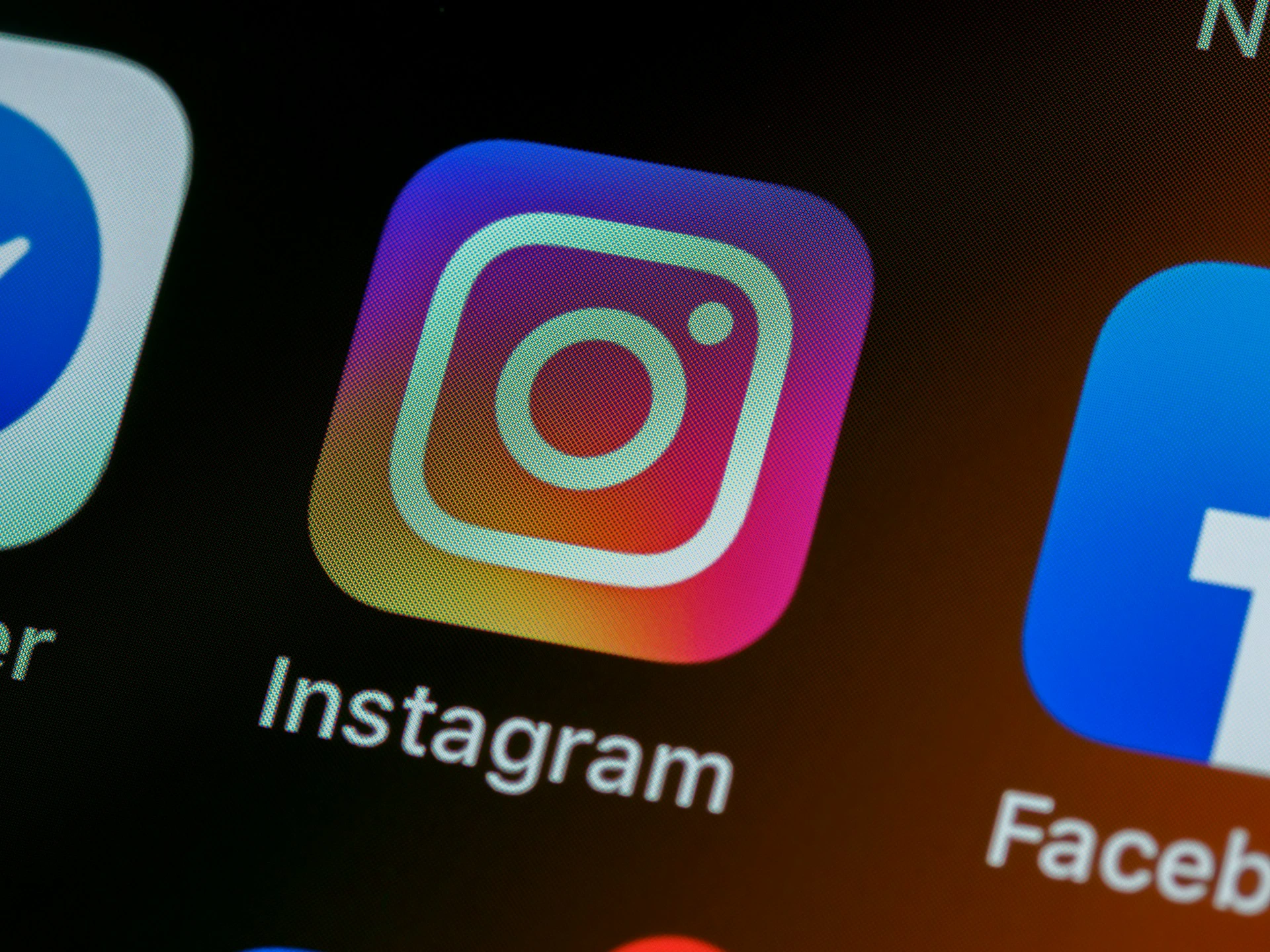 Meta irtisanoo työntekijöitä useilta eri osastoilta, mukaan lukien Instagram ja WhatsApp